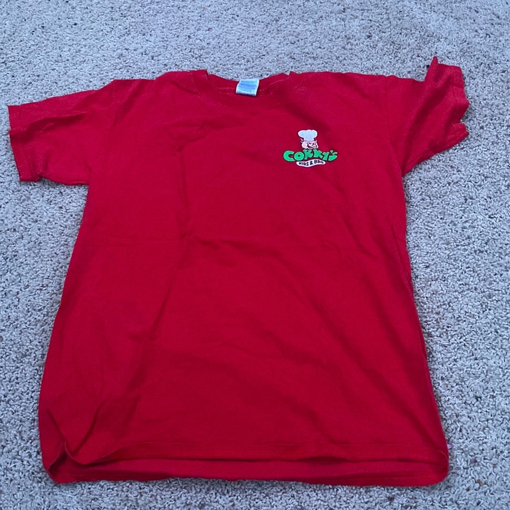 Gildan size M t shirt